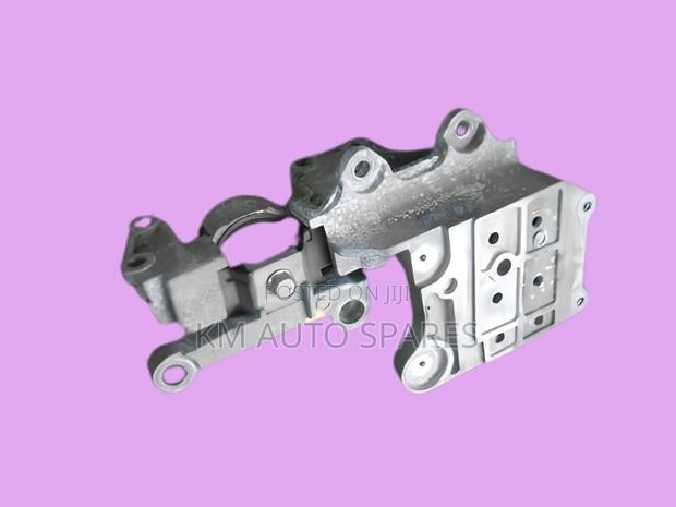 Nissan X-Trail Gearbox Mount. - thumbnail 3