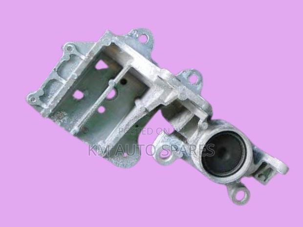 Nissan X-Trail Gearbox Mount. - main view