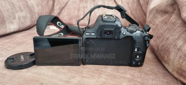 Canon 250 D - thumbnail 2