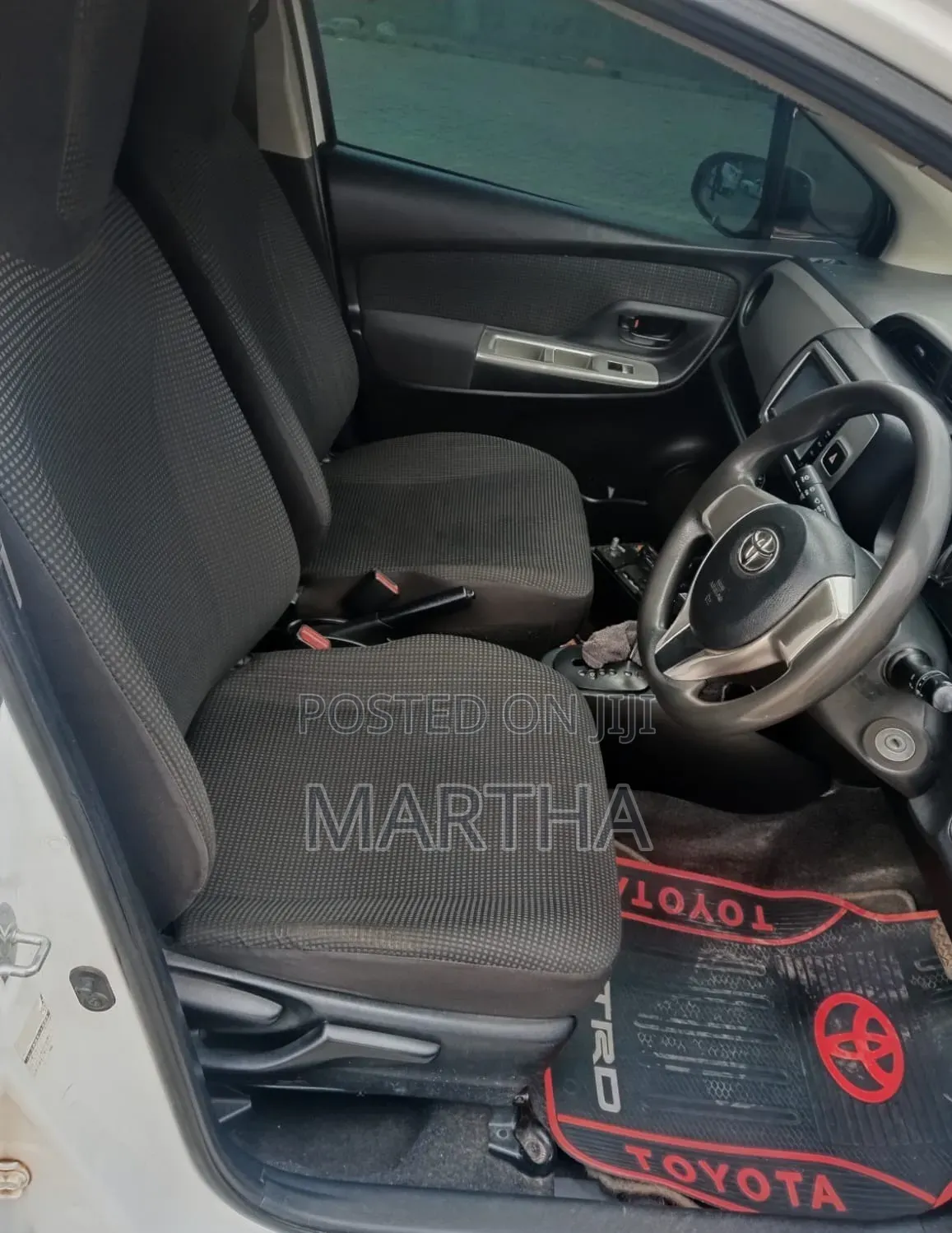 Toyota Vitz 2015 White