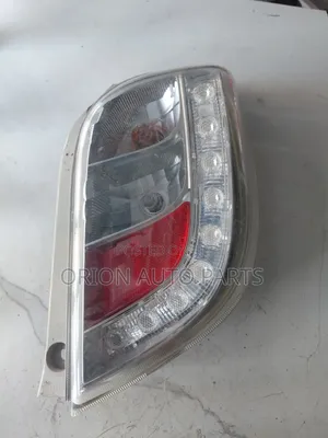Daihatsu Mira Els