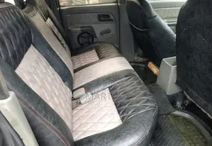 Isuzu D-MAX 2006 Brown