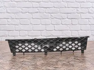 Front Centre Grille Nissan Xtrail T30 2001/2002/2003