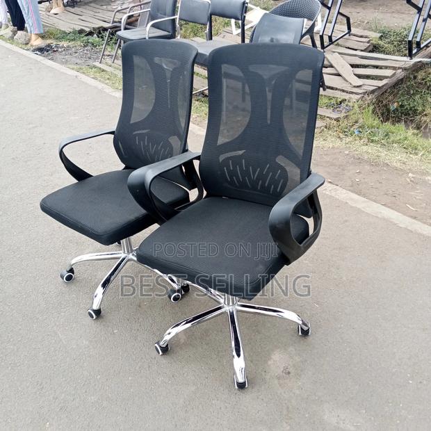 Adjustable Rotating Waiting Chairs - thumbnail 3