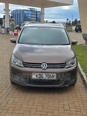 Volkswagen Touran 2014 Beige