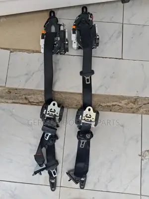 W213 Seat Belts