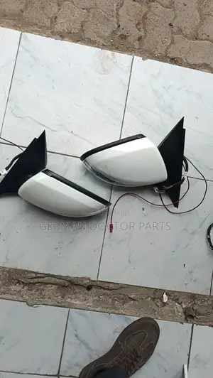 W205 Side Mirrors