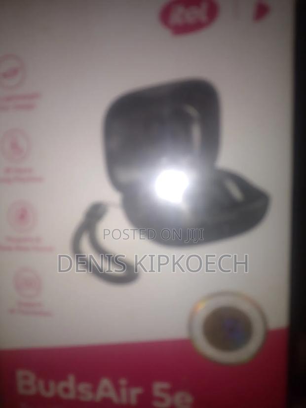 Earphones Which Is New - thumbnail 2