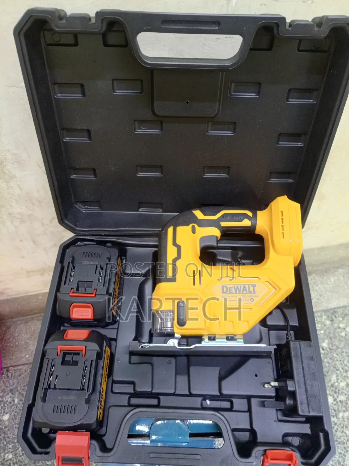 DeWalt Heavy-Duty Cordless Woodworking Jigsaw