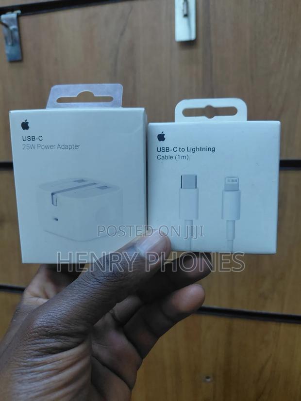 iPhone Super Fast Charger Complete - main view