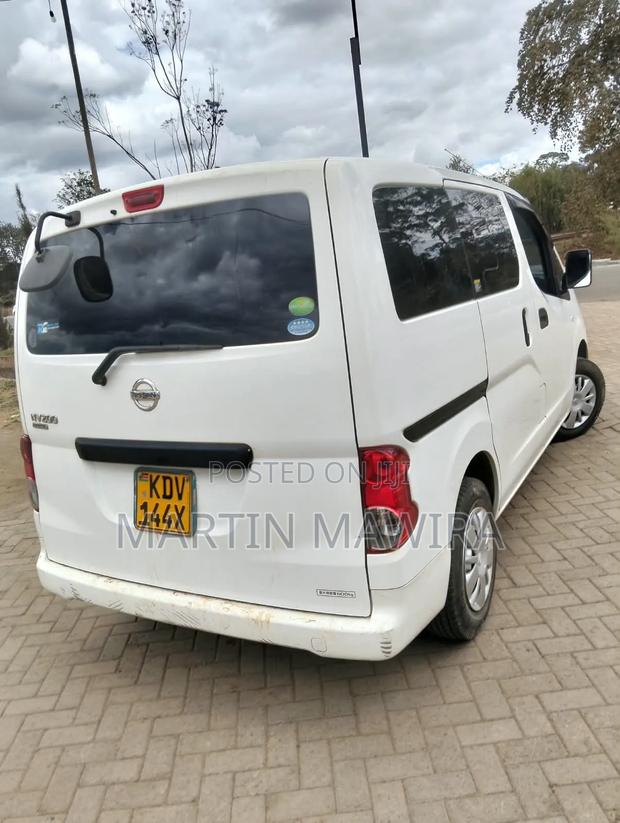 Nissan NV200 2018 White - thumbnail 2