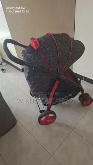 Second-Hand Baby Stroller – Stylish & Comfortable
