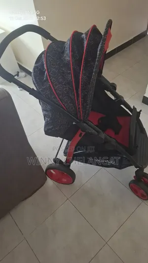 Second-Hand Baby Stroller – Stylish & Comfortable