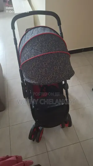 Second-Hand Baby Stroller – Stylish & Comfortable
