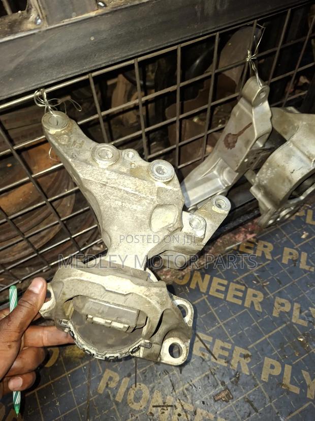 Nissan Xtrail T32 Engine Mount - thumbnail 2