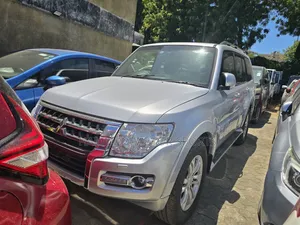Mitsubishi Pajero Exceed 2019 Silver