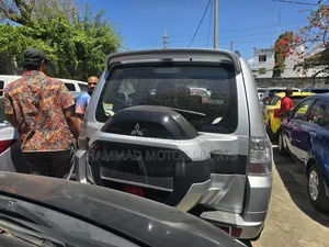 Mitsubishi Pajero Exceed 2019 Silver