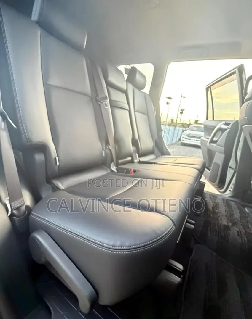 Toyota Land Cruiser Prado 2019 White