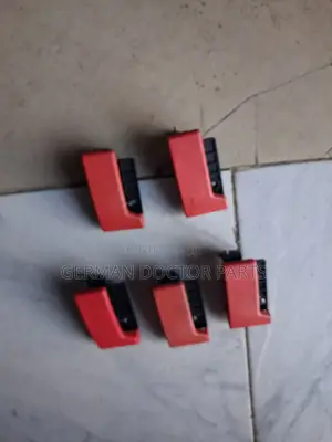 W124 Bonnet Release Handle