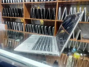 Laptop HP EliteBook 830 G7 8GB Intel Core i5 SSD 256GB