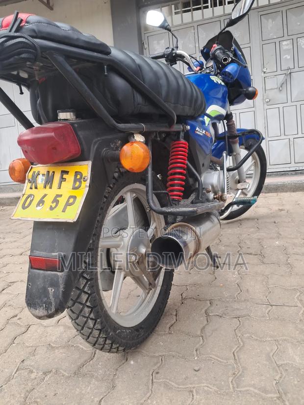 TVS HLX Plus ES 2022 Blue - thumbnail 8