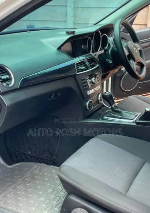 Mercedes-Benz C200 2011