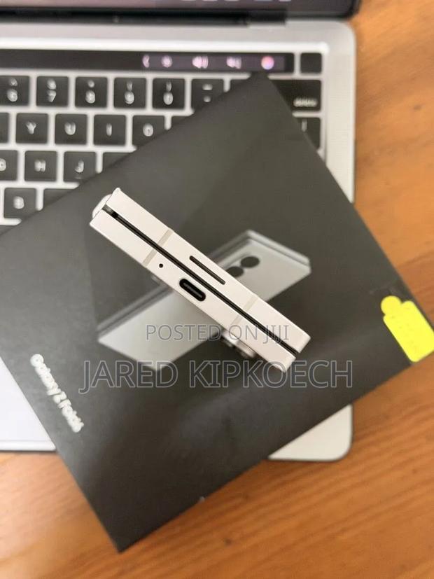 Samsung Galaxy Z Fold6 256 GB Silver - thumbnail 3