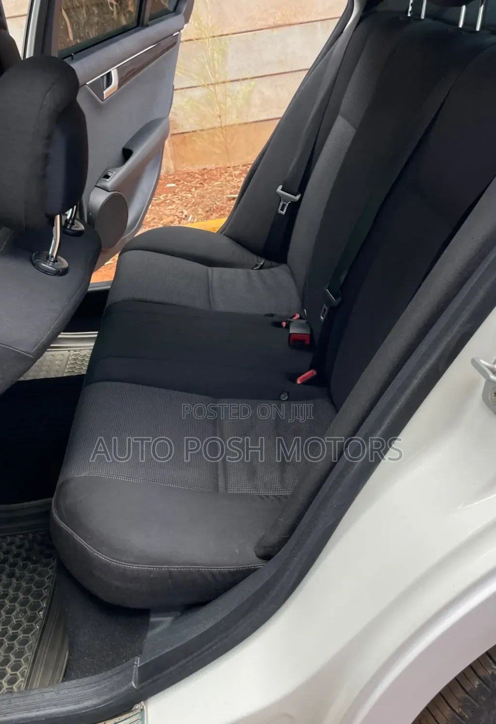 Mercedes-Benz C200 2011