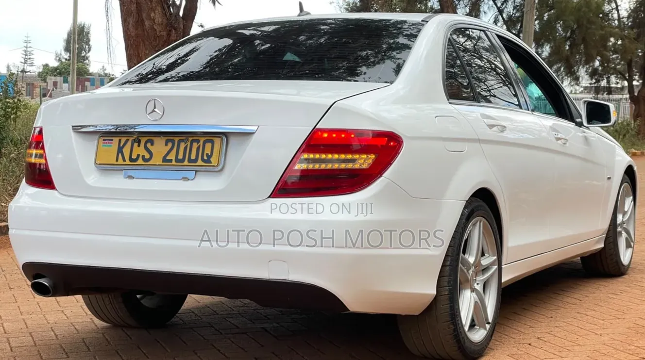 Mercedes-Benz C200 2011