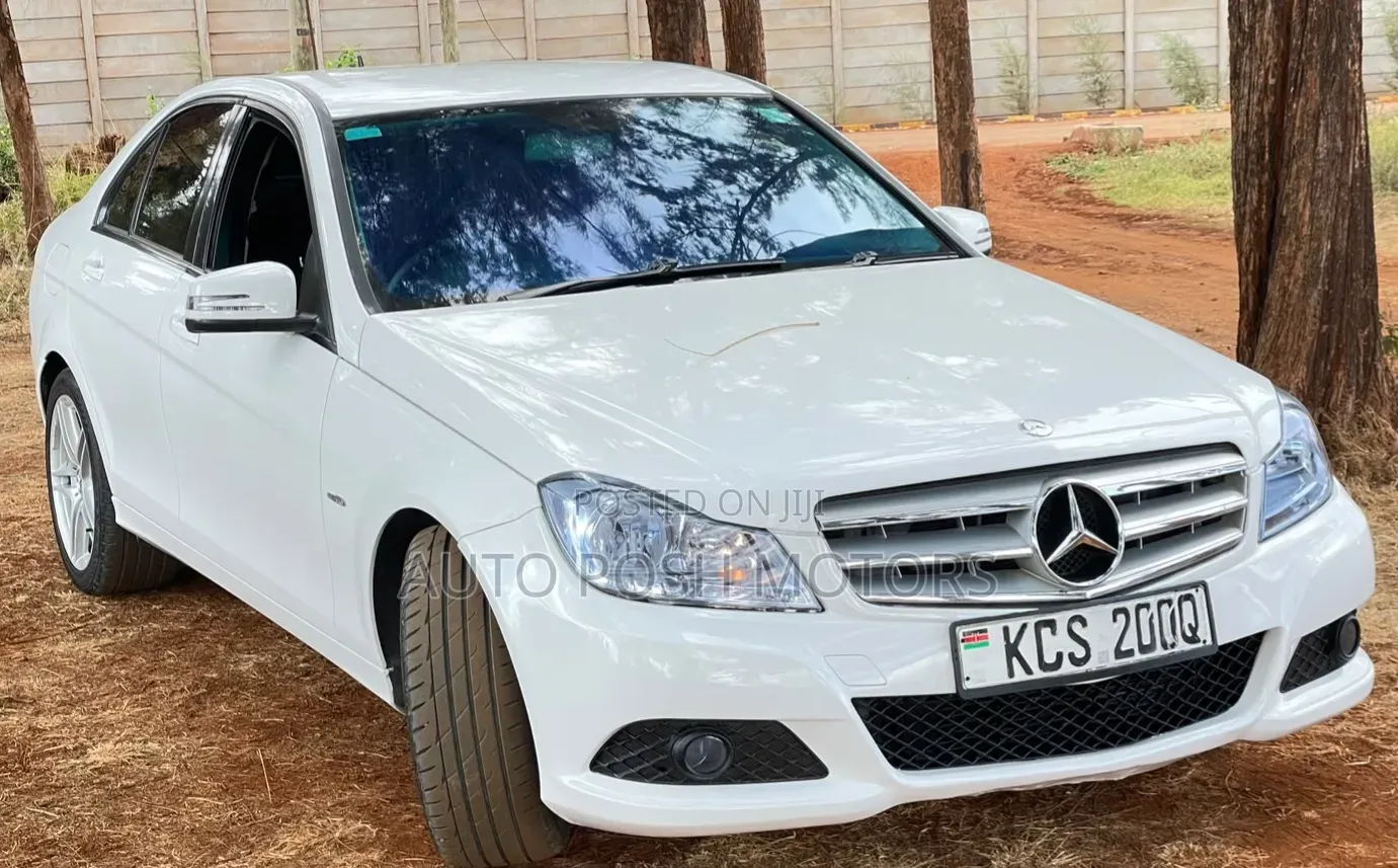 Mercedes-Benz C200 2011