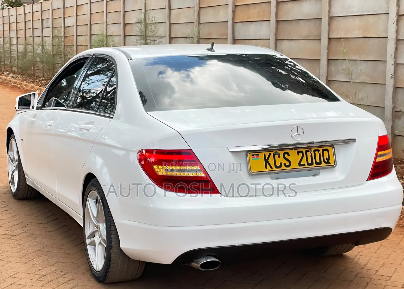 Mercedes-Benz C200 2011