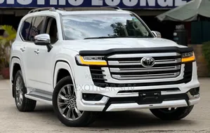 Toyota Land Cruiser LC300 2023 Pearl