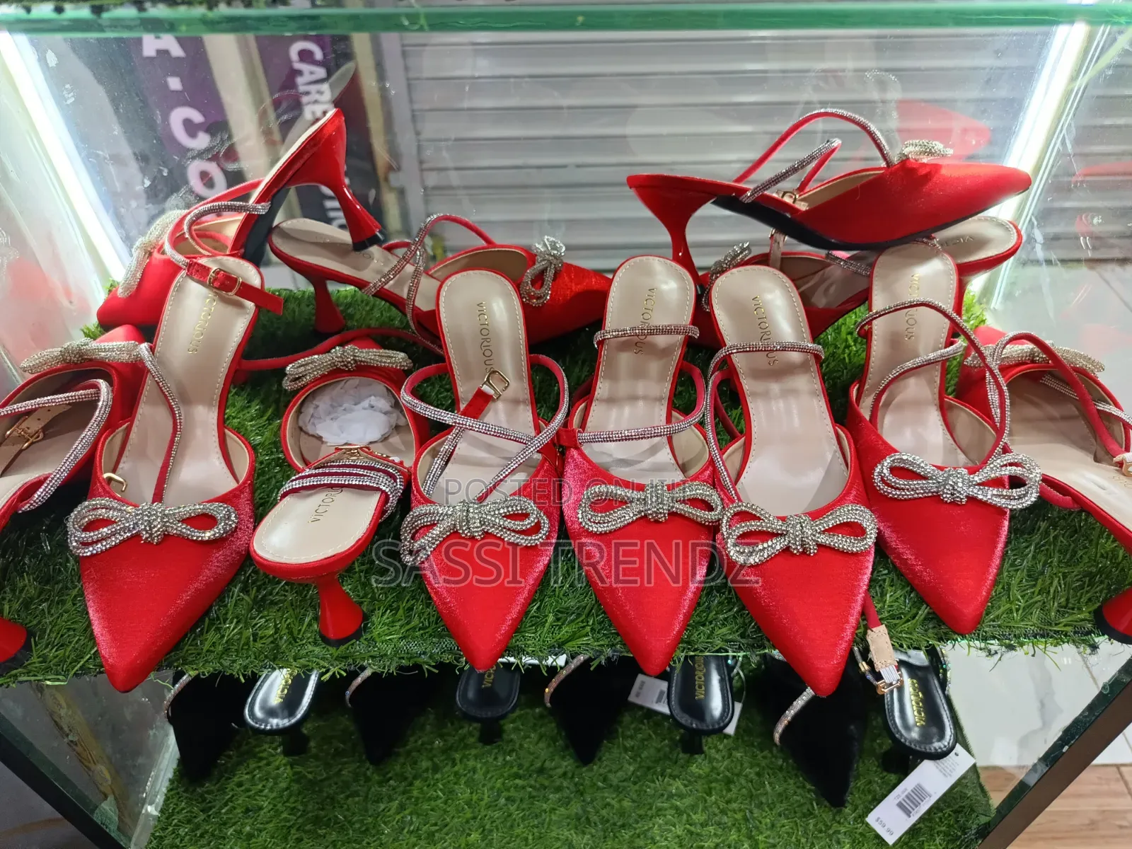 Victoria Kitted Heels Red