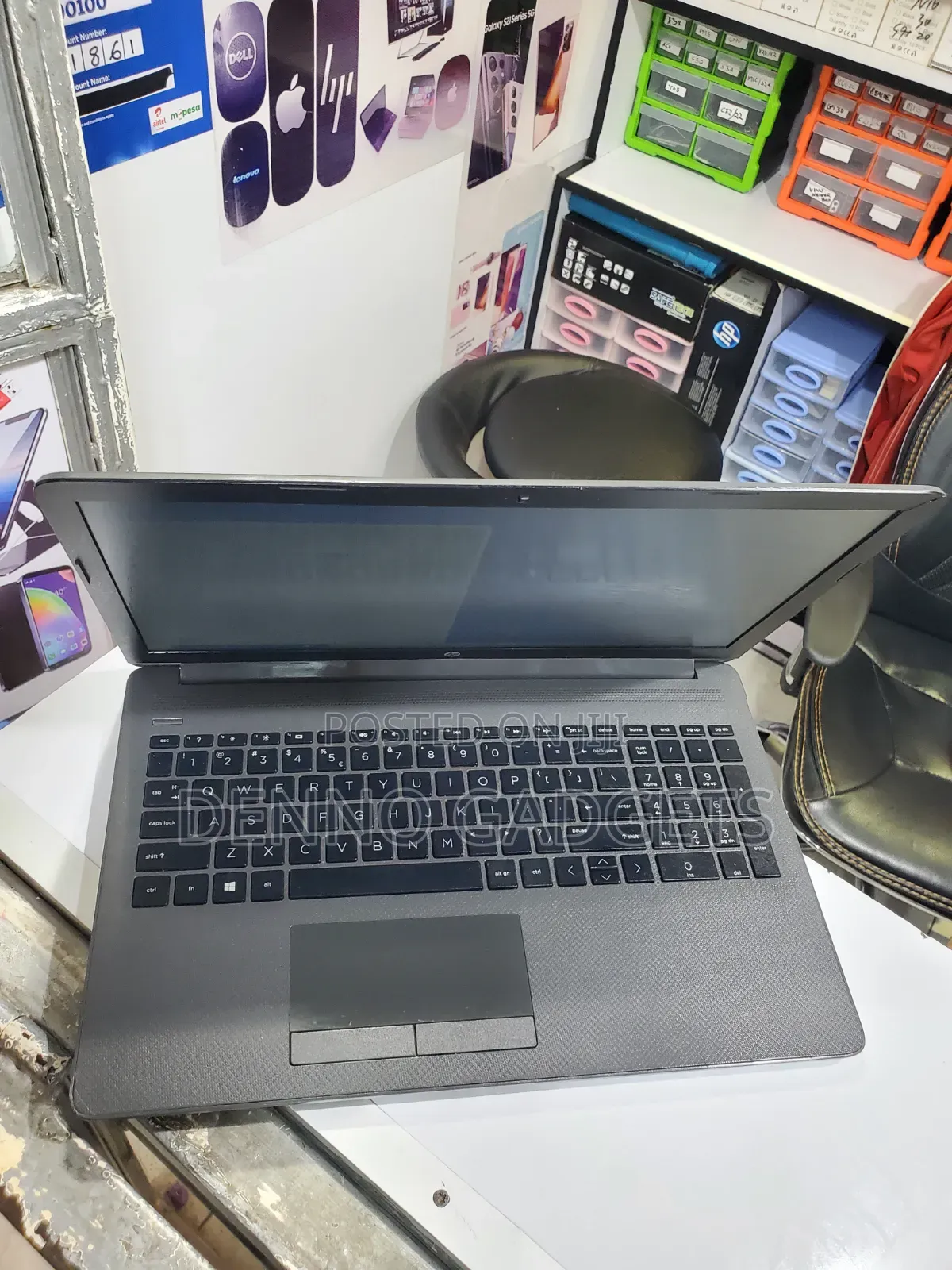Laptop HP Pavilion 15 4GB Intel Core i3 HDD+SSD 500GB