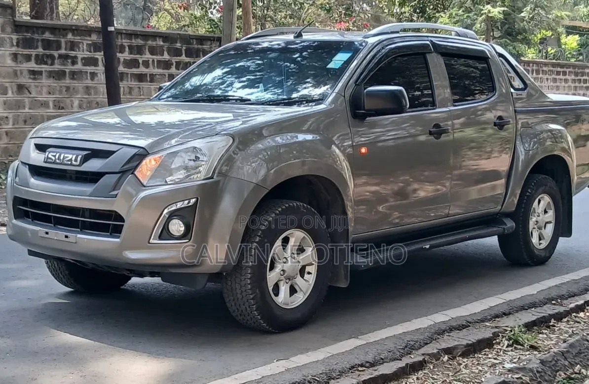 Isuzu D-MAX 2023 Gray