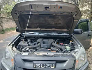 Isuzu D-MAX 2023 Gray