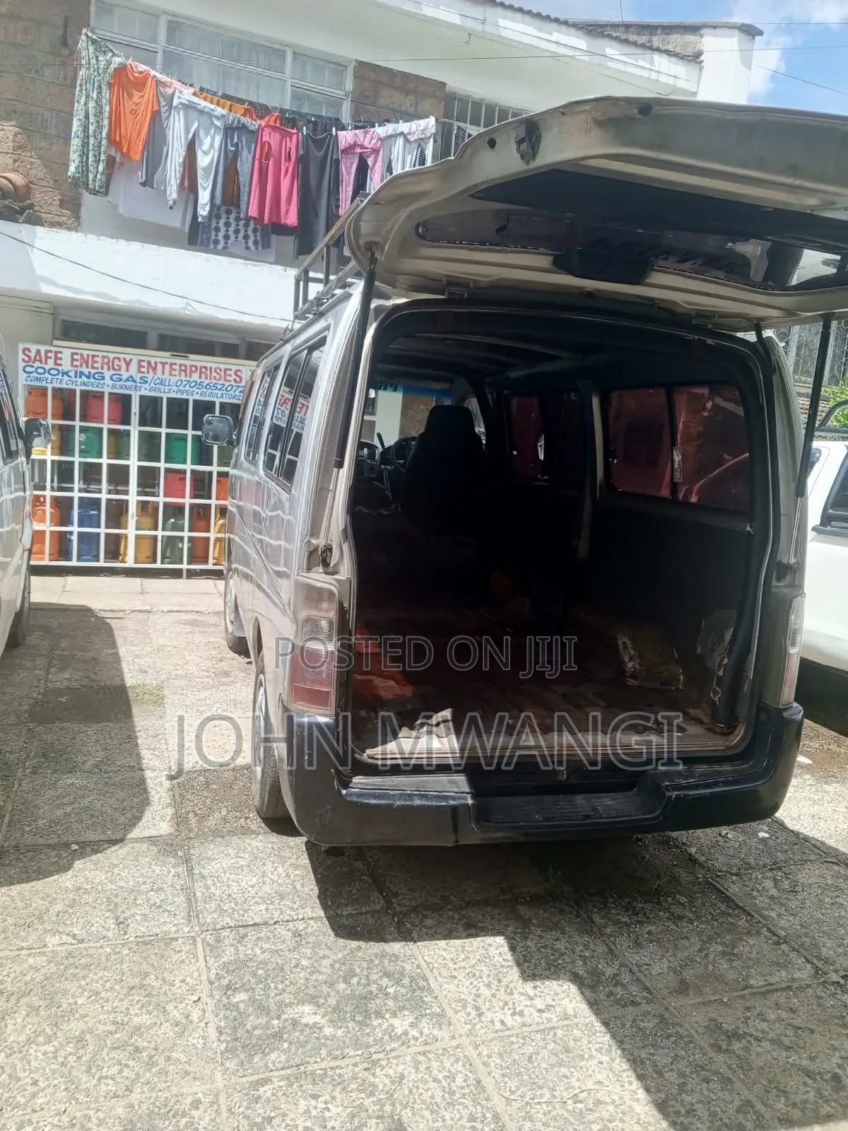Nissan Caravan (Urvan) 2009 Silver