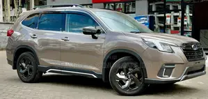 Subaru Forester Premium AWD 2023 Brown