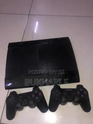 : Sony PlayStation 3 Super Slim With 2 Controllers