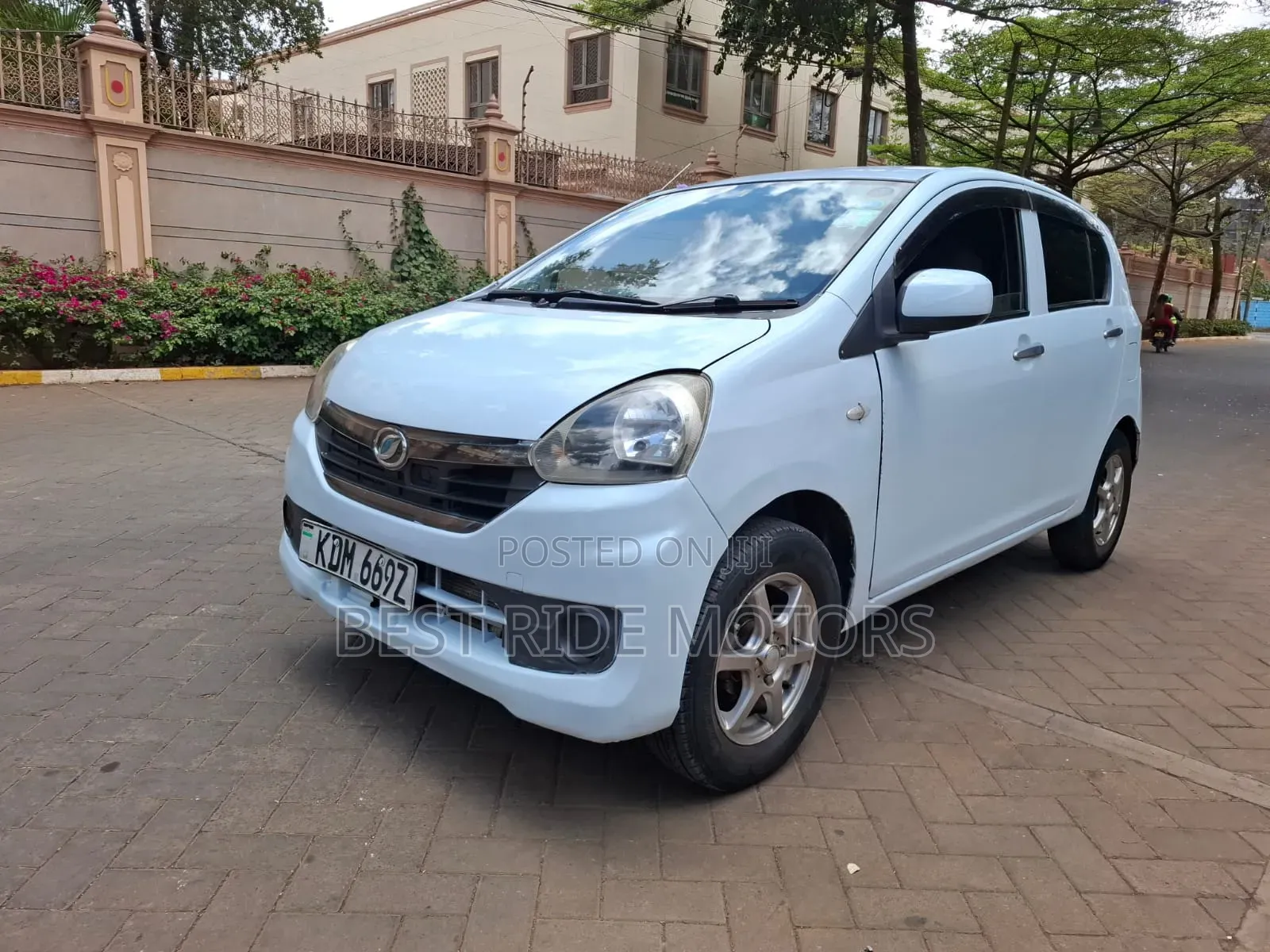 Daihatsu Mira 2016 White
