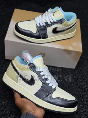 Jordan 1 Low SE "Team Gold" Size 38,39,40,41,42,45