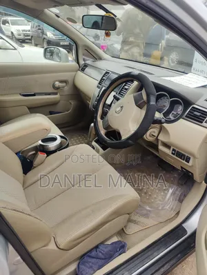 Nissan Tiida 2012 Silver