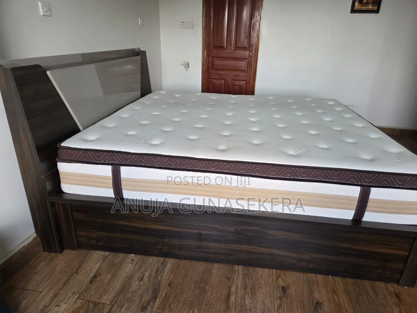 King Sized Bed With Mattress