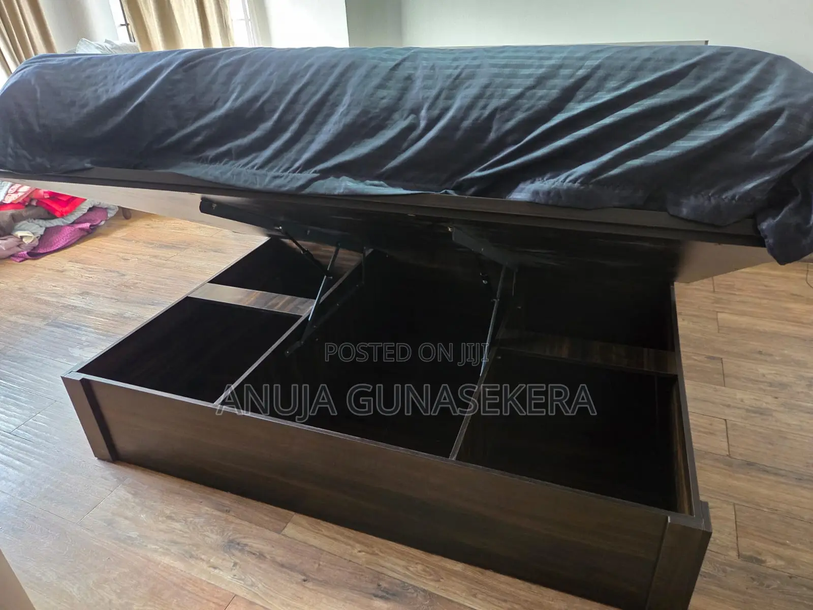 King Sized Bed With Mattress