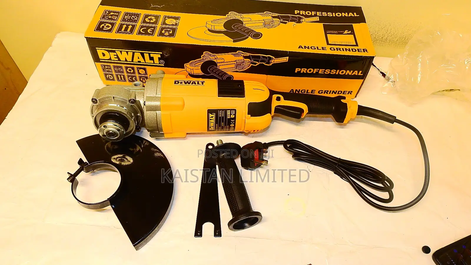 Dewalt Angle Grinder 9' / Grinding Machine