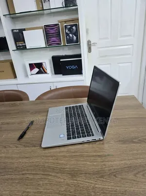 Laptop HP EliteBook 830 G8 16GB Intel Core i7 SSD 512GB