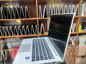 Laptop HP EliteBook 830 G8 16GB Intel Core i7 SSD 512GB