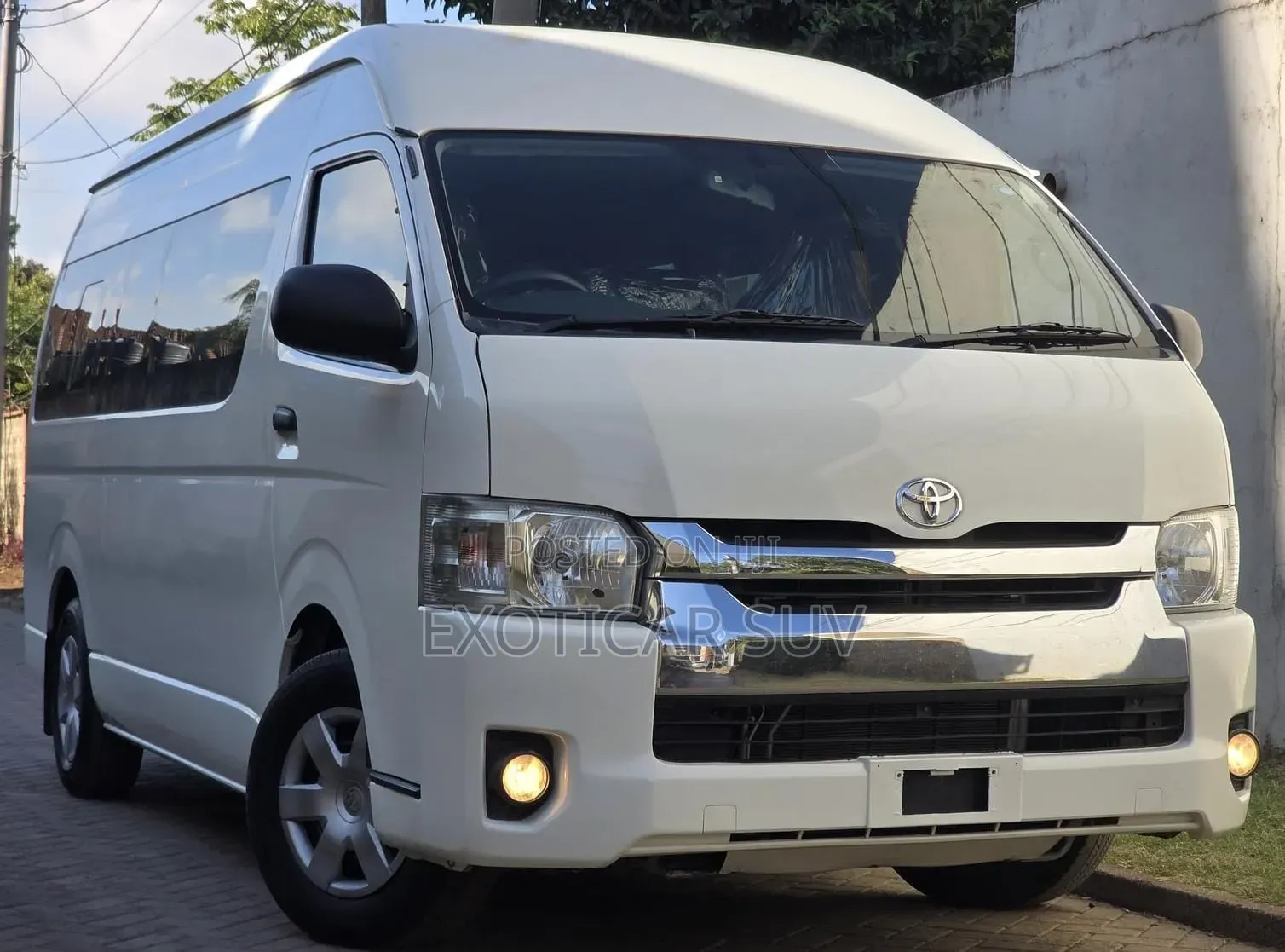 Toyota HiAce 2019 White