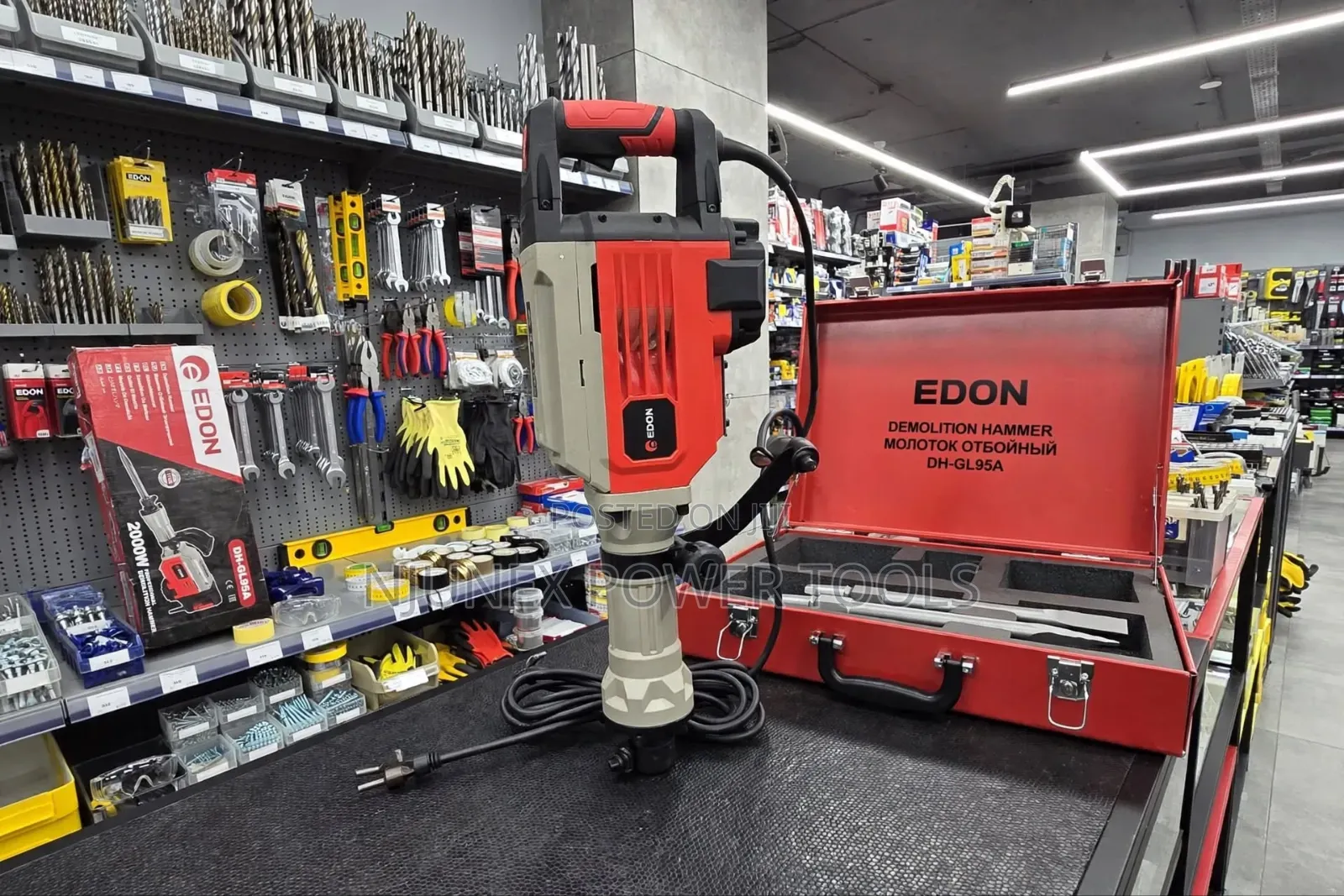 Don DH-GL95A 2000W Demolition Hammer, a Heavy-Duty