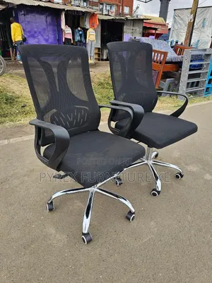 Black Mesh Office Chair With Chrome Base and Castors